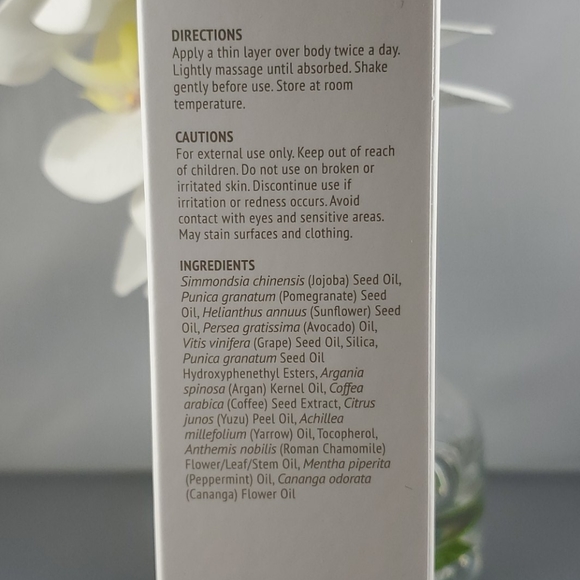 New Doterra Yarrow Palm Body Renewal Serum & Bag - Picture 3 of 3